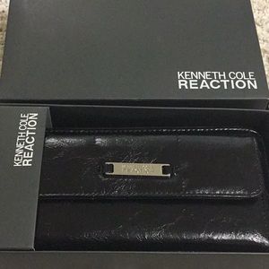 Kenneth Cole Reaction wallet. Black